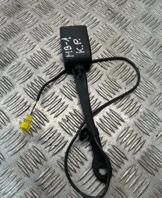 Mercedes-Benz A W176 Front seatbelt buckle A2468600169