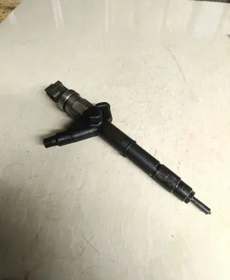 Nissan Primera Fuel injector 16600AU600
