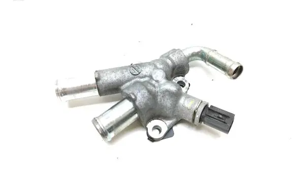 Toyota RAV 4 (XA50) Engine coolant pipe/hose