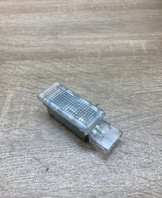 Volkswagen Touareg I Other interior light 6L0947565