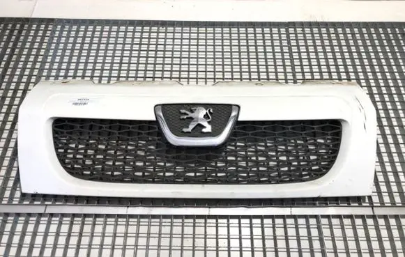 Peugeot Boxer Front grill 1308068070
