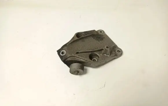 BMW 5 GT F07 Engine mounting bracket 6777623