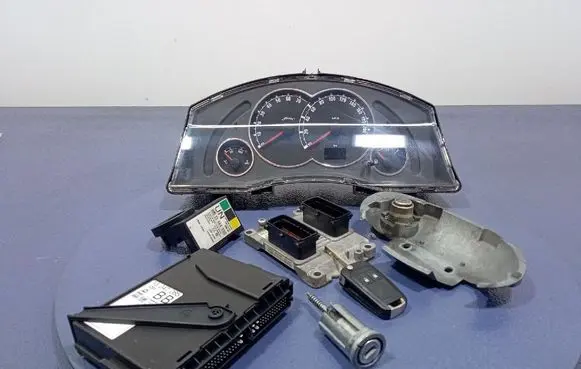 Opel Meriva A Engine control unit/module ECU 55353613