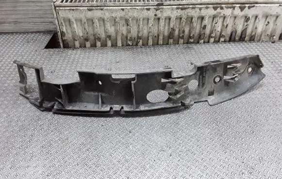 Volkswagen Touareg I Front bumper mounting bracket 7L6807184C