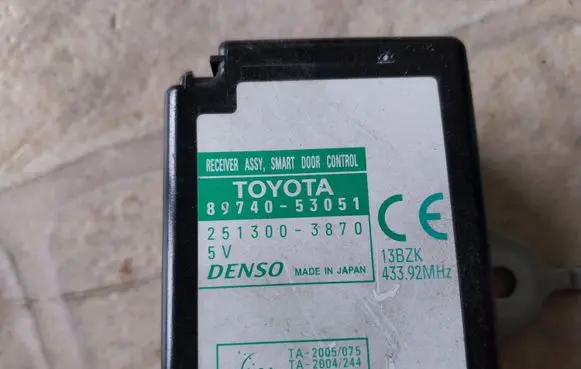 Lexus IS 220D-250-350 Door control unit/module 8974053051