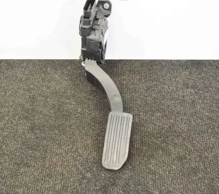 Volvo V60 Accelerator throttle pedal