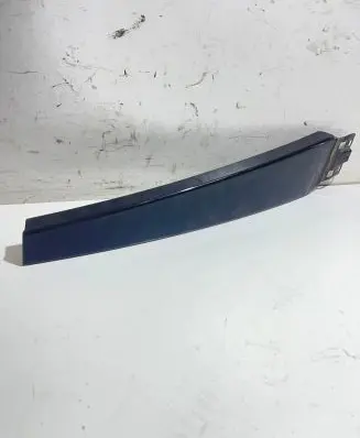 Audi A4 S4 B6 8E 8H Front door glass trim molding 8E0853290D