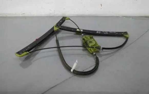 Audi A6 S6 C6 4F Front window lifting mechanism without motor