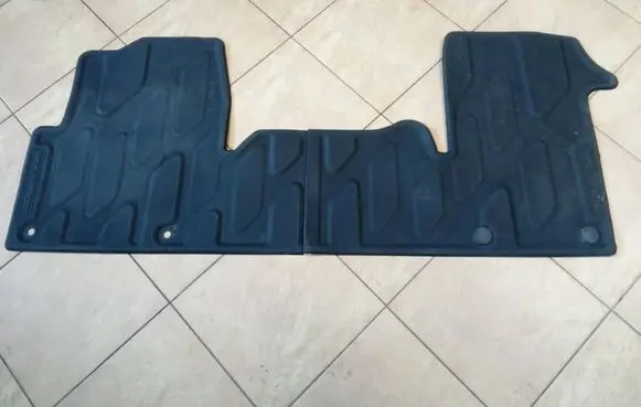 Renault Master III Front floor mat 7711426008 NE70014
