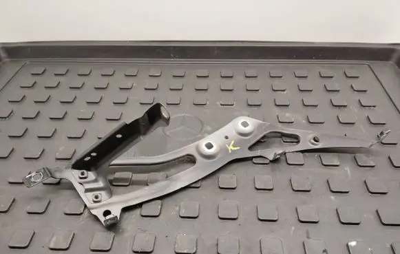 BMW 2 F45 Fender mounting bracket 7297201