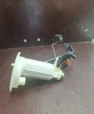 BMW 5 E60 E61 Fuel level sensor 0580300047 583081 6764072
