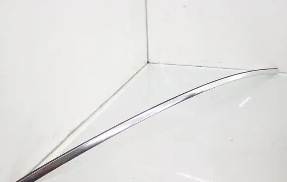 Mercedes-Benz E A207 Front door glass trim molding A2076730783