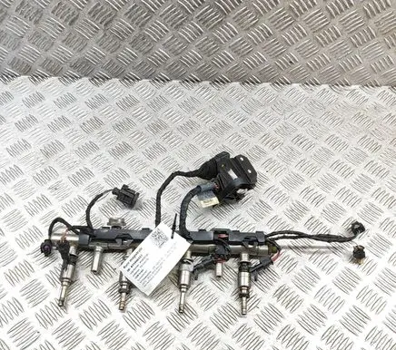 Volkswagen Golf VII Fuel main line pipe 06K133317AB 06L971627K