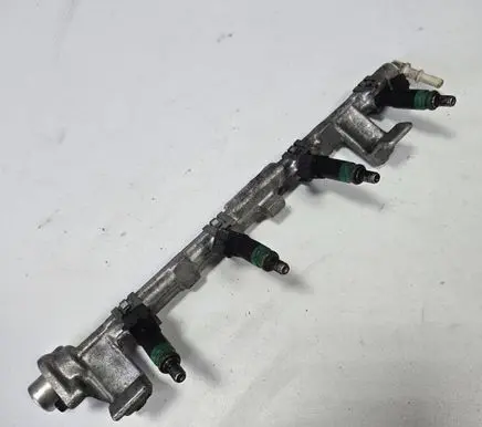 Ford Focus Fuel main line pipe 9d2809h487