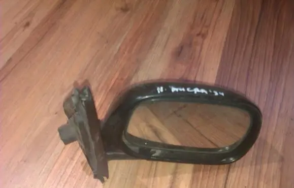 Nissan Micra Front door electric wing mirror e11011156
