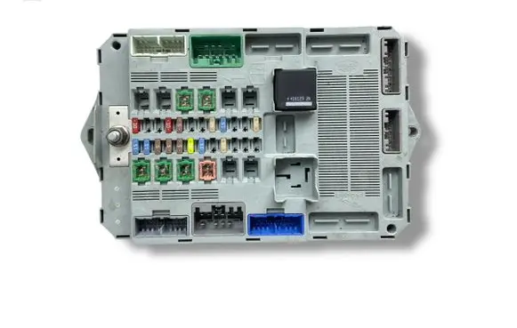Jaguar XF X250 Fuse module cx2314d628ah A50025903