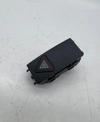 Mercedes-Benz E W212 Hazard light switch 2129052400 33692612 0925000815