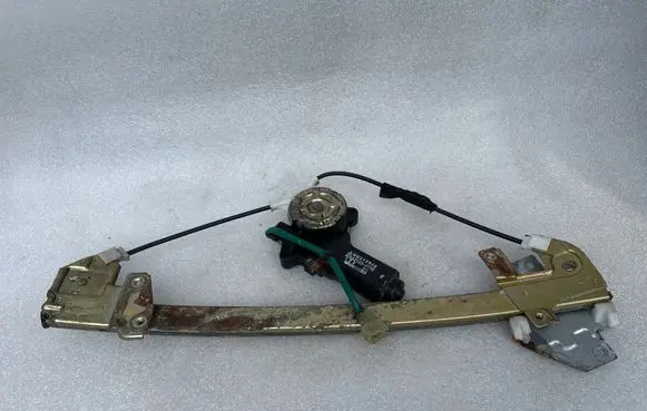 Mitsubishi Eclipse (D21A/D22A/D27A) Front door window regulator with motor MB517948 AY0621004770