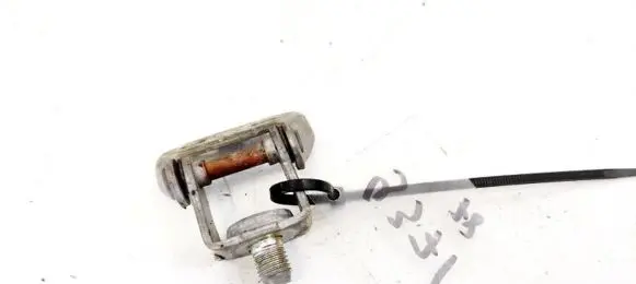 Mazda 3 I Tailgate/trunk/boot hinge