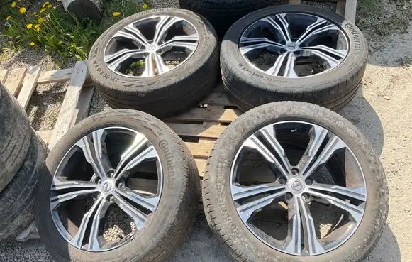 R19 alloy rim