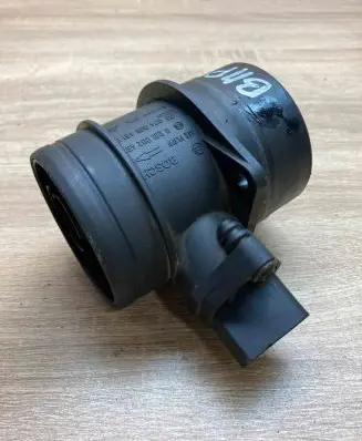 Volkswagen PASSAT B6 Mass air flow meter 074906461B 0281002461