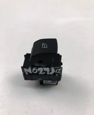 Volvo XC40 Electric window control switch 31456060
