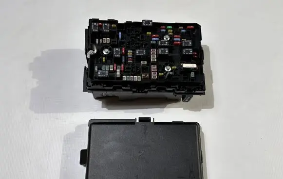 Chrysler Pacifica Fuse box set 68234333AD 6356-5509