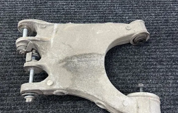 Alfa Romeo Giulia Rear upper control arm/wishbone 21039371 A1S17M903