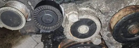 Toyota Corolla Verso AR10 Generator/alternator belt tensioner