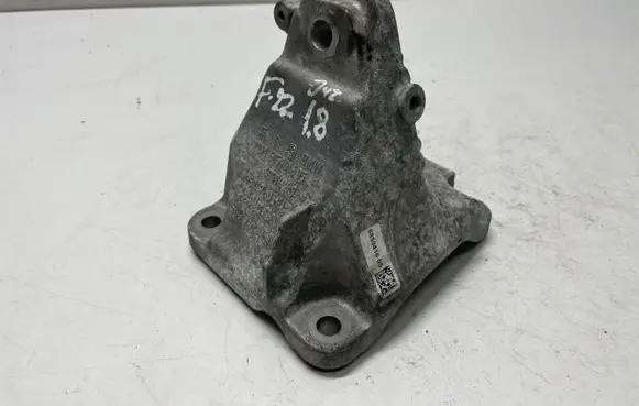 BMW 1 F20 F21 Engine mounting bracket 6859416