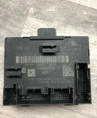 Volkswagen PASSAT B8 Door control unit/module 5Q0959593B 5Q0959593E