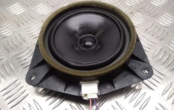 Toyota Prius (XW10) Front door speaker