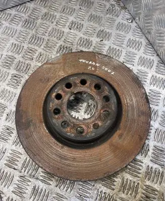 Volkswagen Touran I Front brake disc