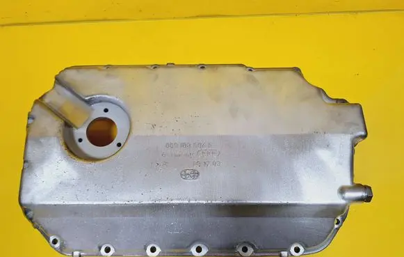 Volkswagen PASSAT B5 Oil sump 059103604F