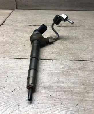 Volkswagen Golf VII Fuel injector 04L130277AJ
