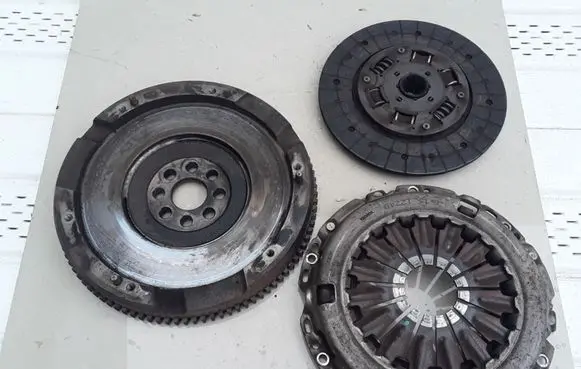 Toyota Corolla Verso E121 Clutch set kit PB12240