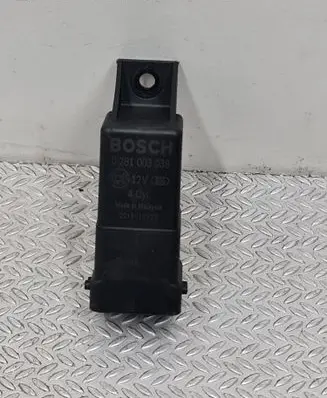 Peugeot Boxer Glow plug pre-heat relay 0281003039