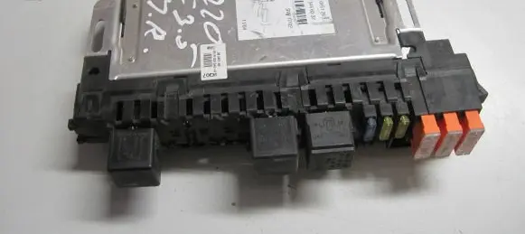 Mercedes-Benz S W220 SAM control unit A0325458332