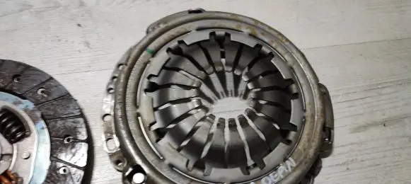 Dacia Logan II Clutch pressure plate 31067562