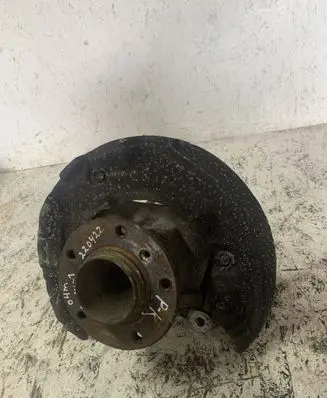 BMW 1 E81 E87 Front wheel hub