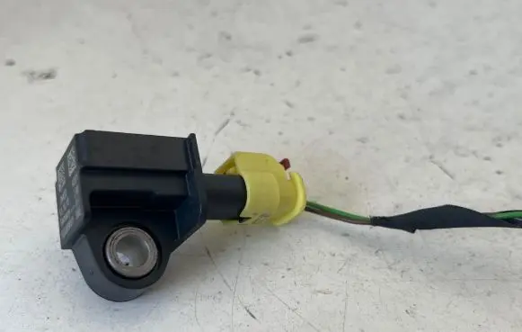 Skoda Superb B8 (3V) Airbag deployment crash/impact sensor 5Q0959651 131015 24450