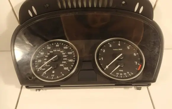 BMW 5 E60 E61 Speedometer (instrument cluster) 62119153752 213836000149 110080213