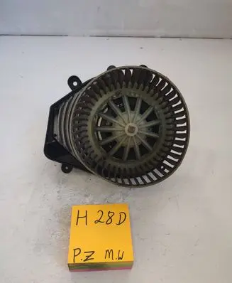 Volkswagen PASSAT B5 Heater fan/blower 8D1820021