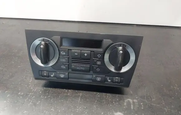 Audi A3 S3 8P Climate control/heater control trim 8P0820043L