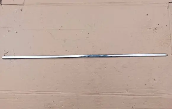 Volkswagen PASSAT B6 Front door trim (molding) 3C0853515C