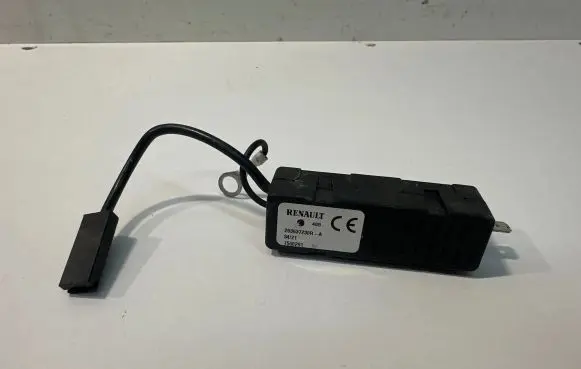 Renault Zoe Aerial antenna filter 283637230R 7560291