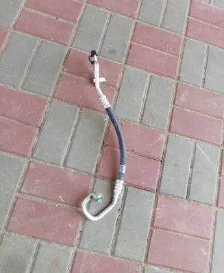 Air conditioning (A/C) pipe/hose