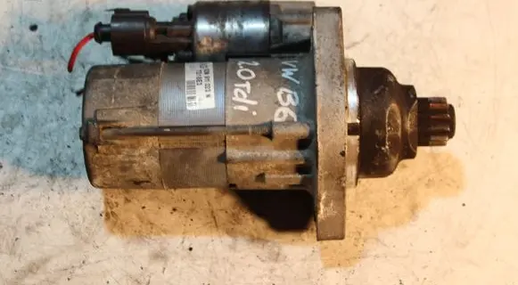 Volkswagen PASSAT B6 Starter motor TS18E3 02M911023N