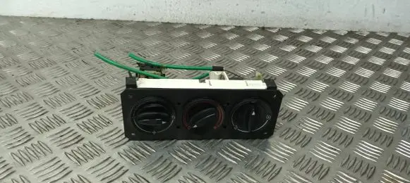 Audi A4 S4 B5 8D Climate control unit 210296A