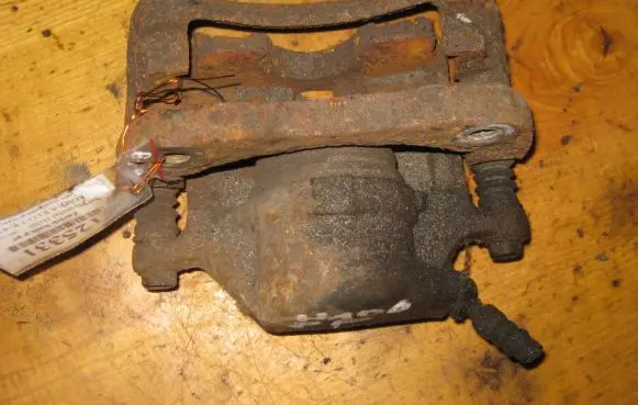 Hyundai H-100 Front brake caliper